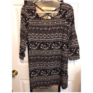 Black/white print dress